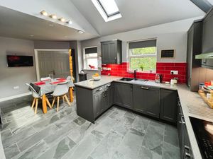 Kitchen- click for photo gallery